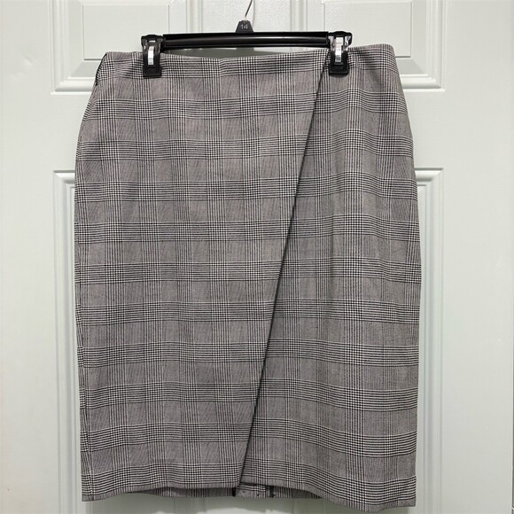 Monroe & Main Dresses & Skirts - Monroe & Main Skirt Womens Size 14 Black & White Plaid Wrap Pencil Knee
